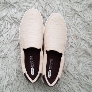 Dr Scholls memory foam slip on tennis shoes